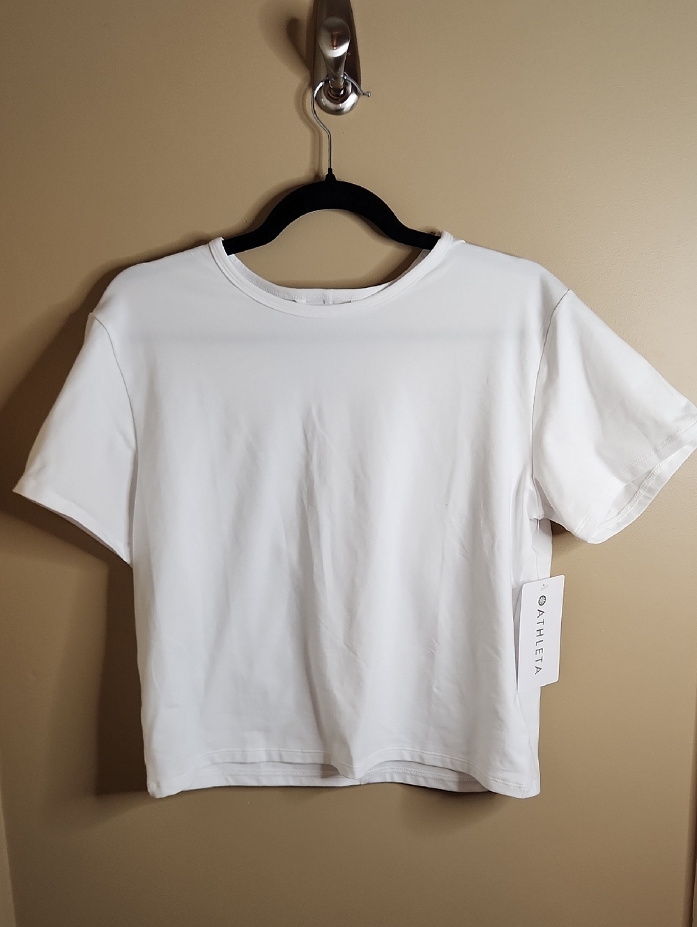 Athleta In Essental Tee in White. NWT. Size S.
